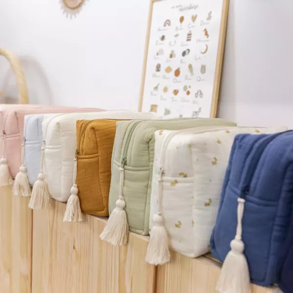 la trousse de toilette amande